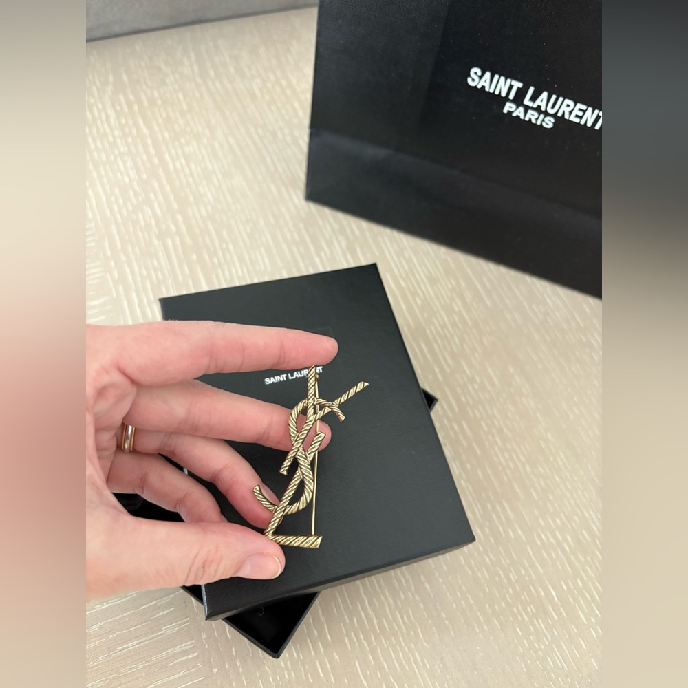 Saint Laurent Cassandre Brooch in Metal Gold Tone Wrapped Cord Texture YSL Logo - Picture 5 of 16